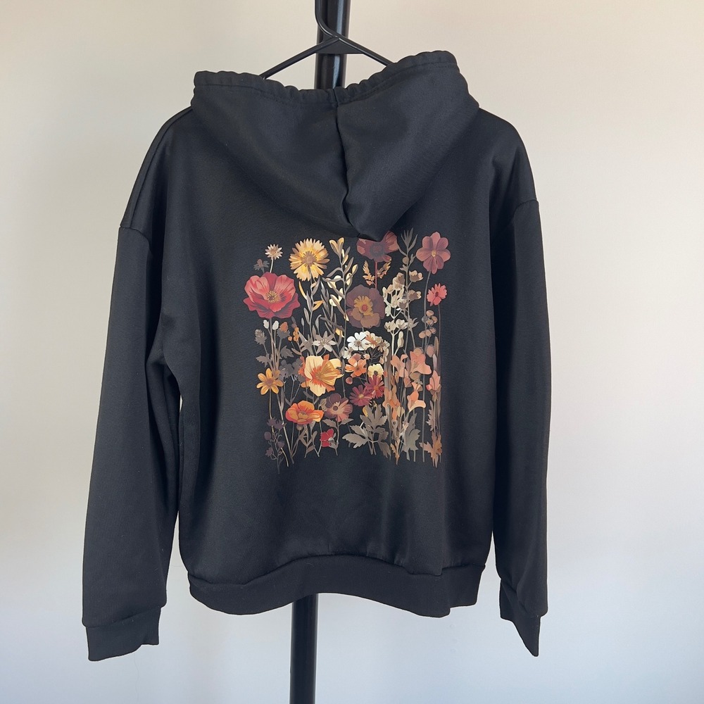 SHEIN Black Wildflower Graphic Hoodie Sweatshirt Size M Botanical Whimsygoth